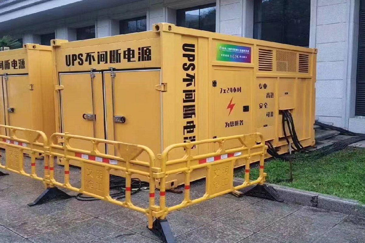 卫滨发电机租赁施工现场