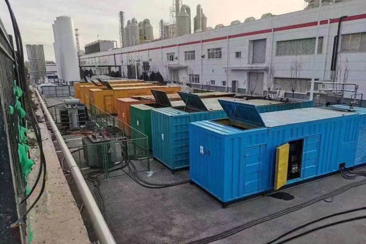 卫滨发电机租赁施工现场
